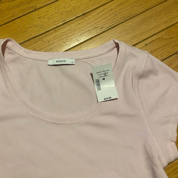 NWT Ricki’s Pink Ribbed Scoop Neck Tee - Size M - Picture 5 of 5